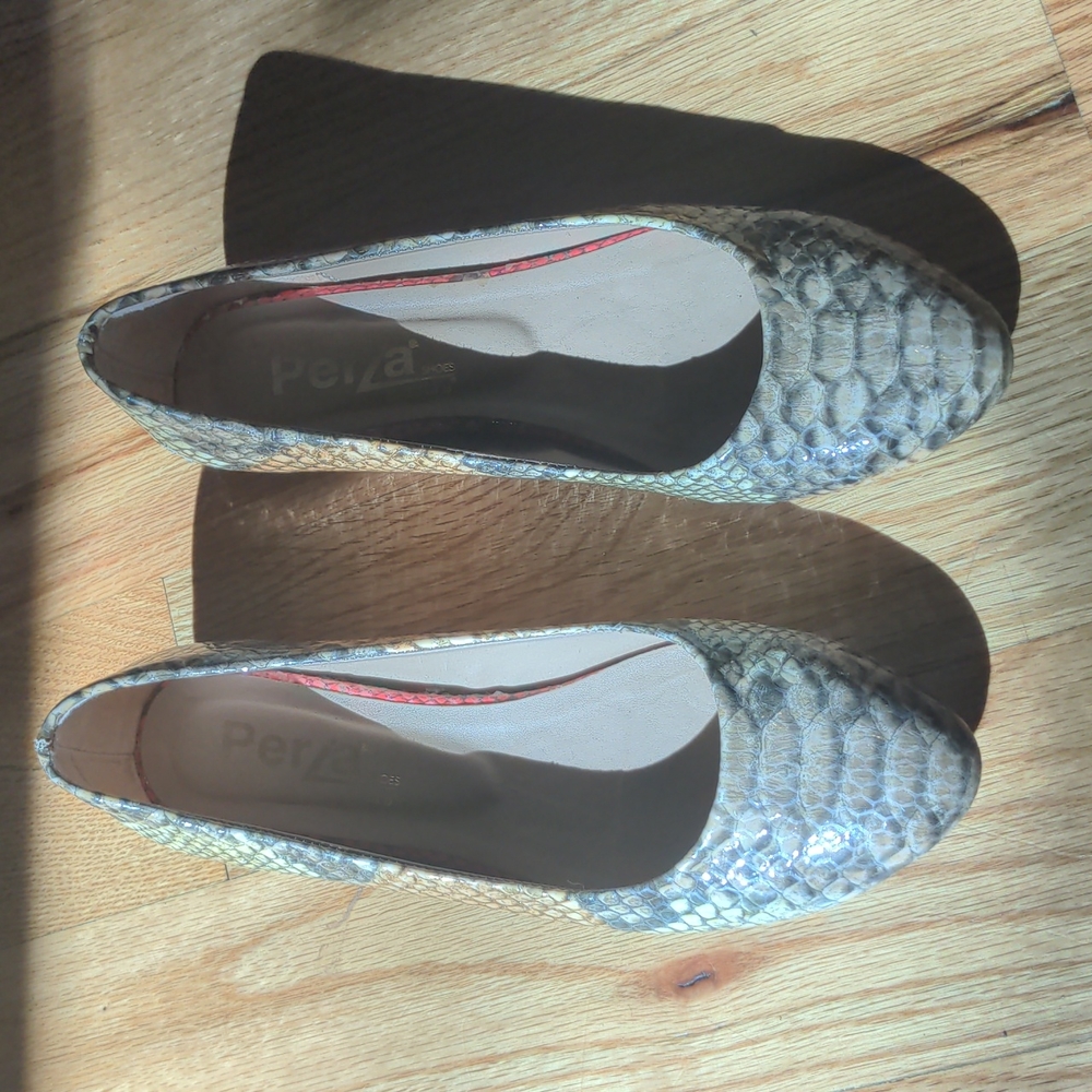 PerLa snakeskin wedge flats